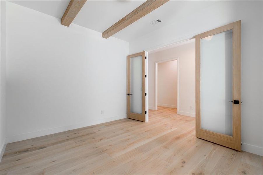 Spacious, unfurnished interior of a new home in , Gainesville (Image 47).
