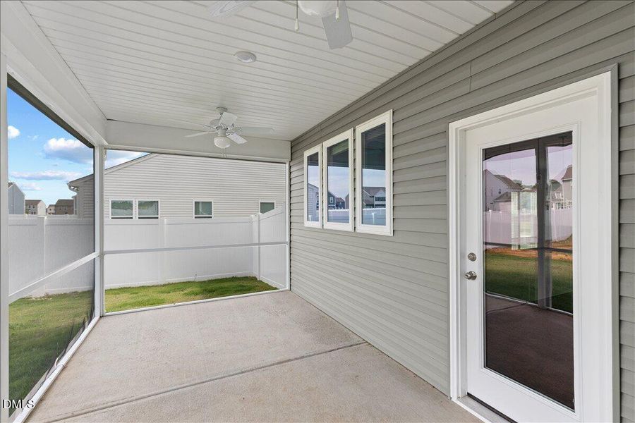Screened in porch Screened in porch