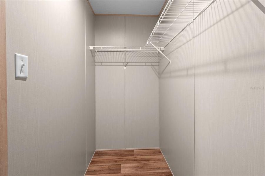 Spacious, unfurnished interior of a new home in , Bronson (Image 11).