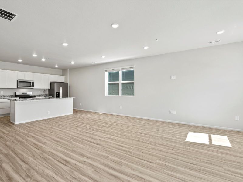 Spacious, unfurnished interior of a new home in Horizon Uptown: The Meadow Collection, Aurora (Image 4). Spacious, unfurnished interior of a new home in Horizon Uptown: The Meadow Collection, Aurora (Image 4).