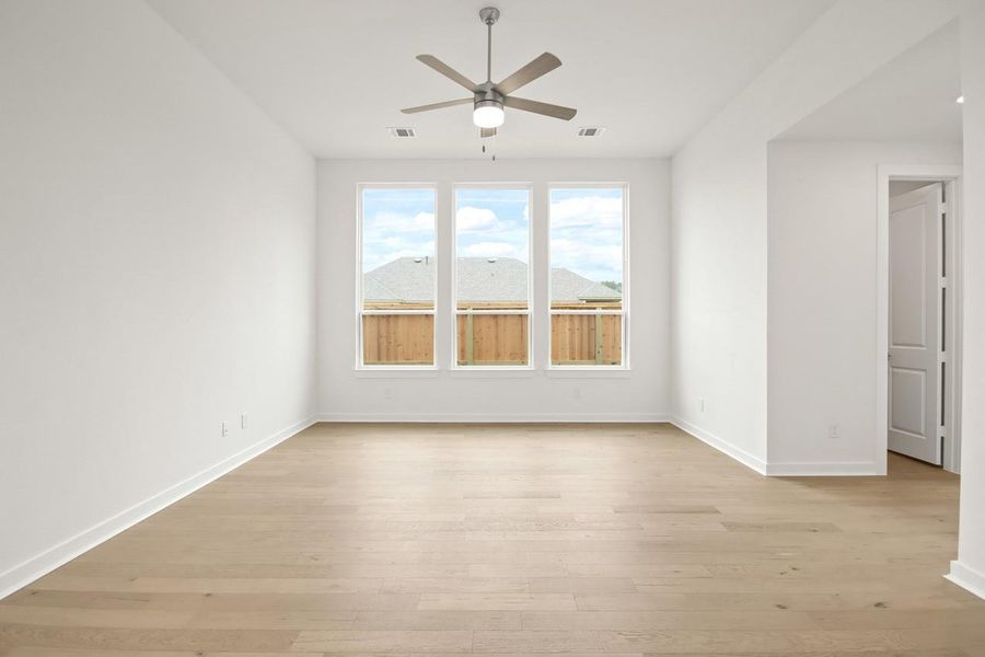 Spacious, unfurnished interior of a new home in Grand Central Park, Conroe (Image 17). Spacious, unfurnished interior of a new home in Grand Central Park, Conroe (Image 17).