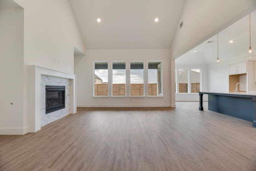 Spacious, unfurnished interior of a new home in Solterra Texas, Mesquite (Image 27).