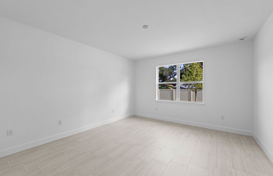 Spacious, unfurnished interior of a new home in Legacy Groves, Nokomis (Image 13).