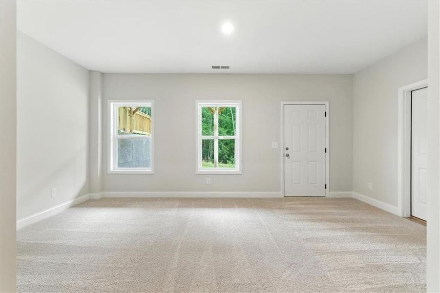 Spacious, unfurnished interior of a new home in Stratford at NatureWalk, Dallas (Image 33). Spacious, unfurnished interior of a new home in Stratford at NatureWalk, Dallas (Image 33).