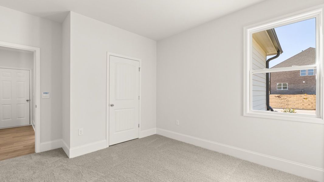 Representative unfurnished interior of a home built from the Lynnbrook by D.R. Horton in Thalley Creek Estates, Cumming (Image 21).