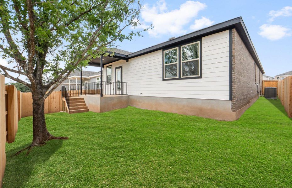Exterior details and patio area of a home in La Cima, San Marcos (Image 20).
