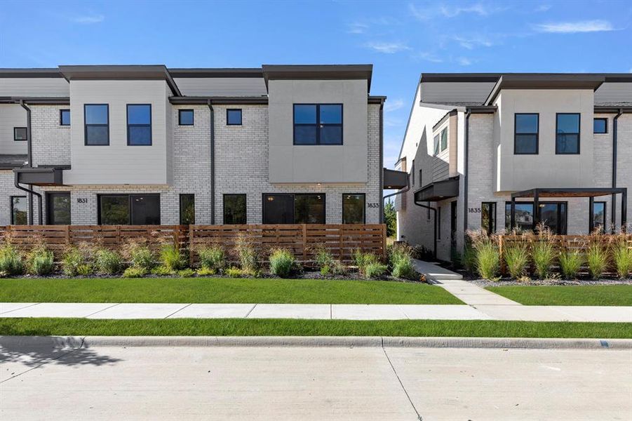 16_1833 Azalea_2283_Elm II_Front