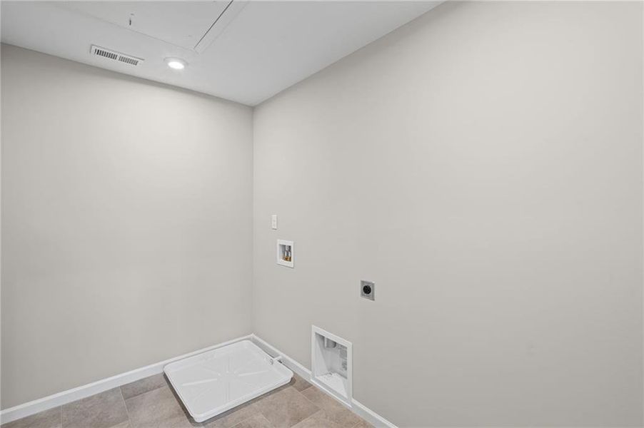 Spacious, unfurnished interior of a new home in Twin Lakes, Hoschton (Image 42).