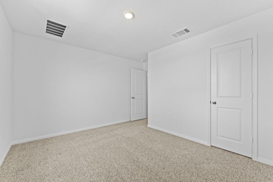 Spacious, unfurnished interior of a new home in Bar W Ranch, Leander (Image 30).