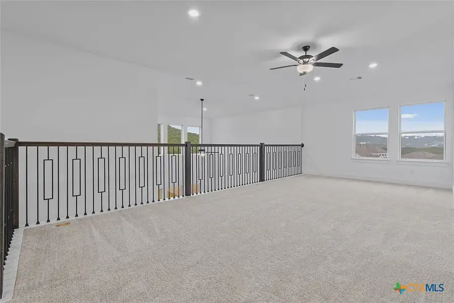 Spacious, unfurnished interior of a new home in Levy Crossing, Killeen (Image 12).