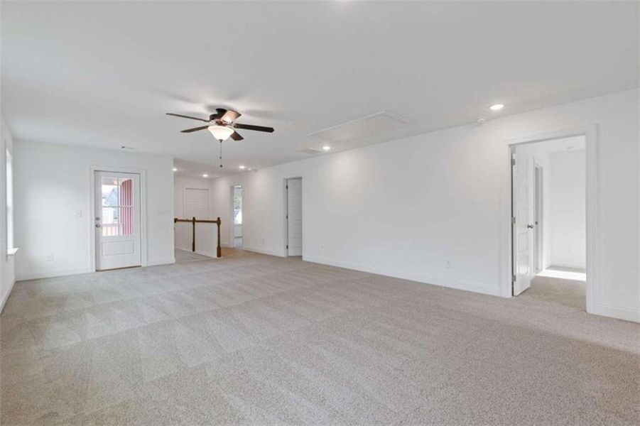 Spacious, unfurnished interior of a new home in , Athens (Image 20).