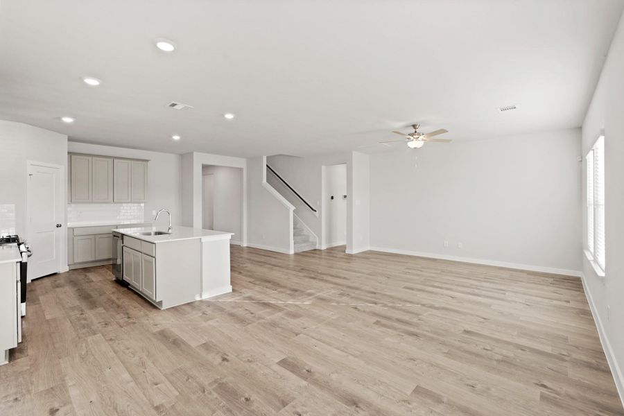 Spacious, unfurnished interior of a new home in Woodshore, Clute (Image 17).
