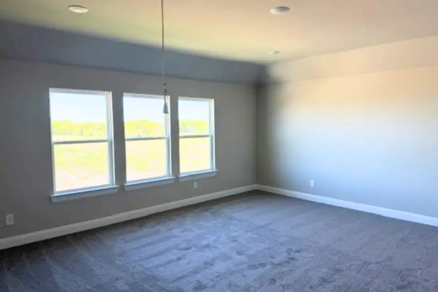 Spacious, unfurnished interior of a new home in Ridge Park Estates, Royse City (Image 9).