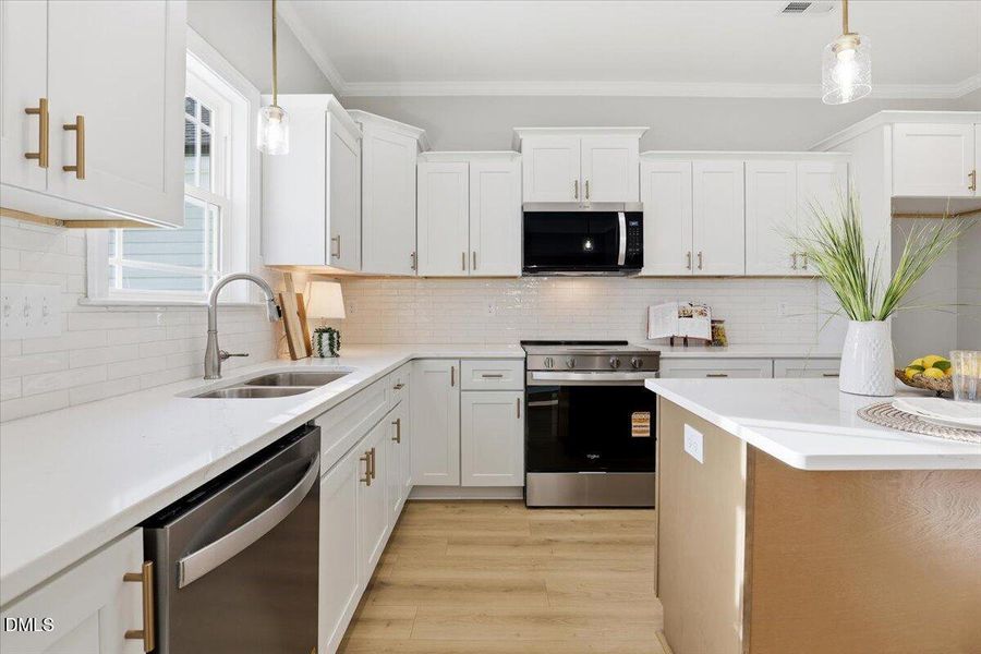 19-600 S Vance St-19