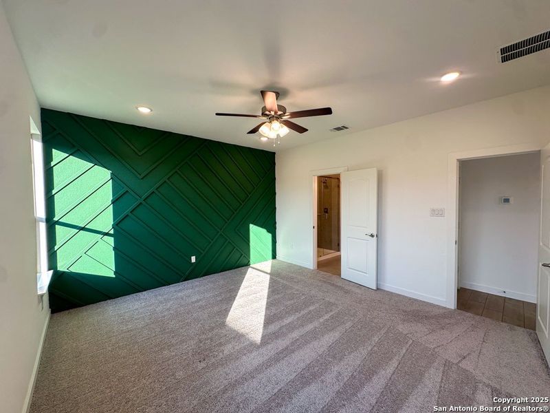Spacious, unfurnished interior of a new home in Saddle Creek Ranch, Cibolo (Image 21). Spacious, unfurnished interior of a new home in Saddle Creek Ranch, Cibolo (Image 21).