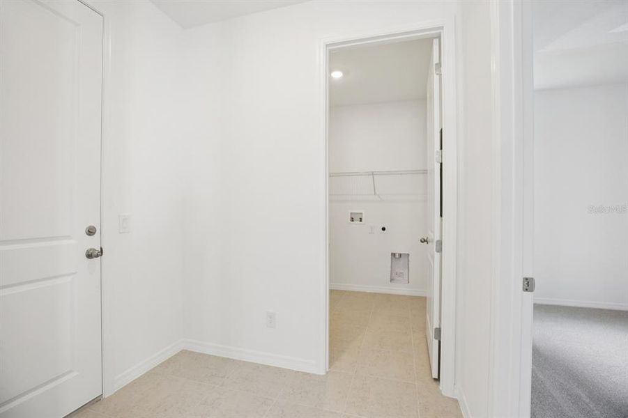 Spacious, unfurnished interior of a new home in , Winter Garden (Image 42).