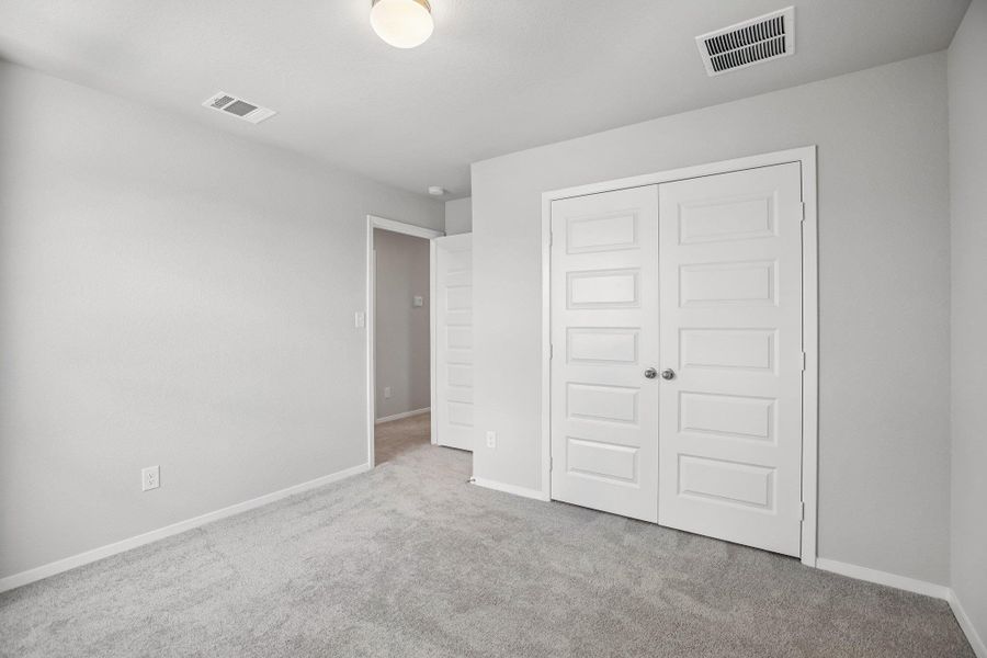 Spacious, unfurnished interior of a new home in Harvest Ridge, Elgin (Image 30).