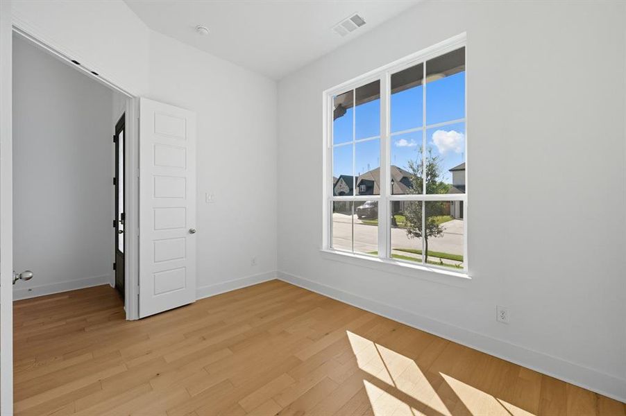Spacious, unfurnished interior of a new home in Devonshire, Forney (Image 21). Spacious, unfurnished interior of a new home in Devonshire, Forney (Image 21).