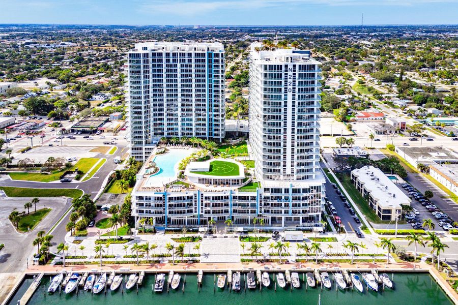 067-220LakeShoreDrive-1613-LakePark-FL-3