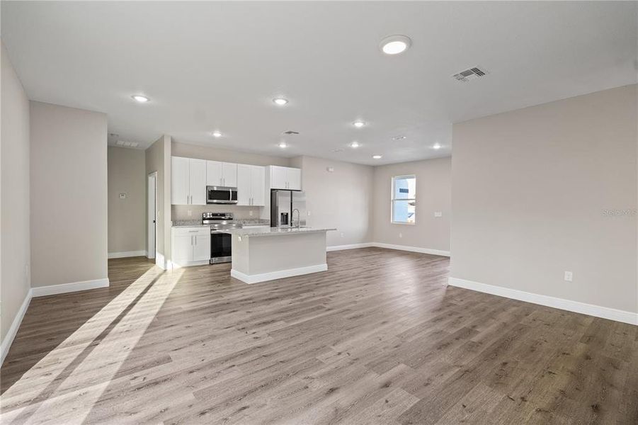 Spacious, unfurnished interior of a new home in , Deltona (Image 31).