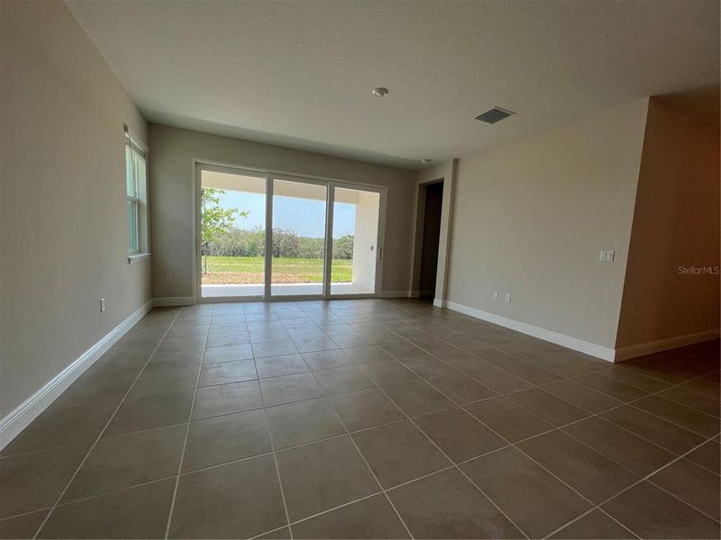 Spacious, unfurnished interior of a new home in Hills of Minneola, Minneola (Image 21).