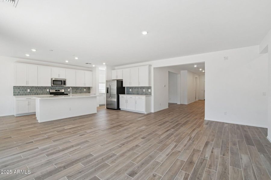 7-web-or-mls-W Mellen Ln-S3009-007 7-web-or-mls-W Mellen Ln-S3009-007