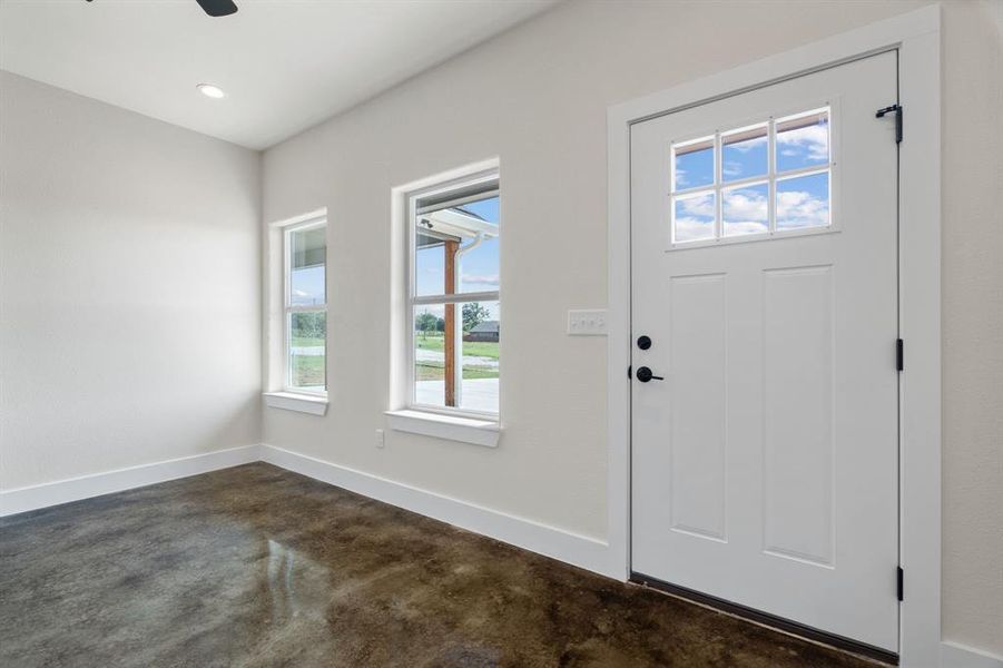 Spacious, unfurnished interior of a new home in , Hico (Image 26).