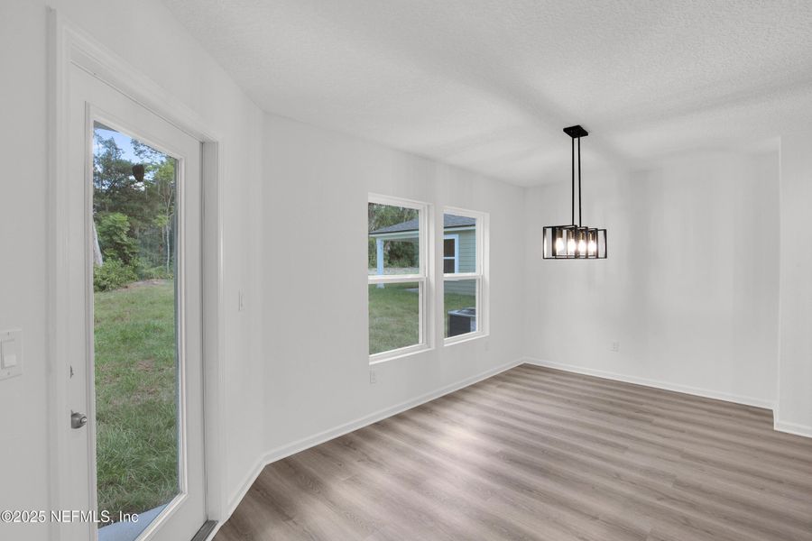 Spacious, unfurnished interior of a new home in , Palatka (Image 45).