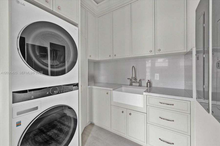 Furnished interior view inside a new home in , Coral Gables (Image 29). Furnished interior view inside a new home in , Coral Gables (Image 29).