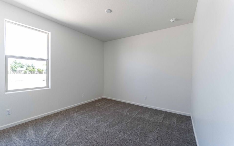 Spacious, unfurnished interior of a new home in Heritage Pointe, Chino Valley (Image 19).