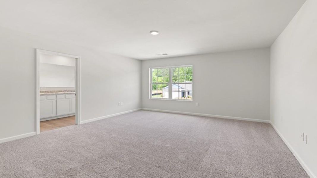 Spacious, unfurnished interior of a new home in Oaks at Cedar Grove, Fairburn (Image 23).