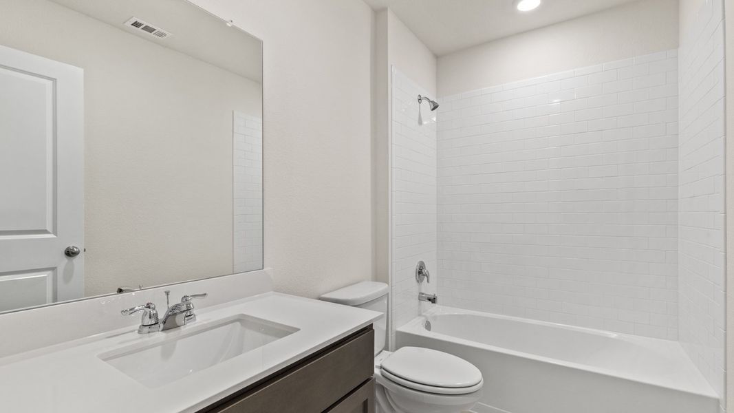 Representative furnished interior of a home built from the Naples by D.R. Horton in Oak Valley Estates, Bullard (Image 7). Representative furnished interior of a home built from the Naples by D.R. Horton in Oak Valley Estates, Bullard (Image 7).