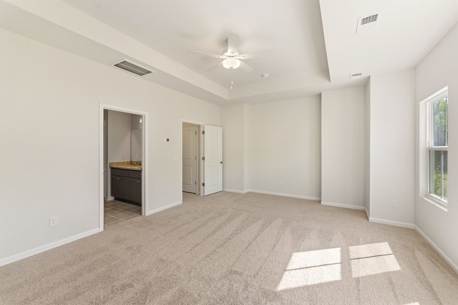 Spacious, unfurnished interior of a new home in Edwards Station, Taylors (Image 21).