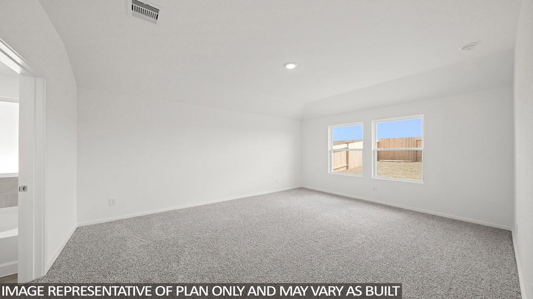 Representative unfurnished interior of a home built from the Texas Cali by D.R. Horton in Chapel Lakes, Montgomery (Image 19).