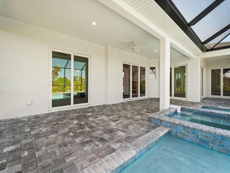 5 sliding glass doors! 5 sliding glass doors!