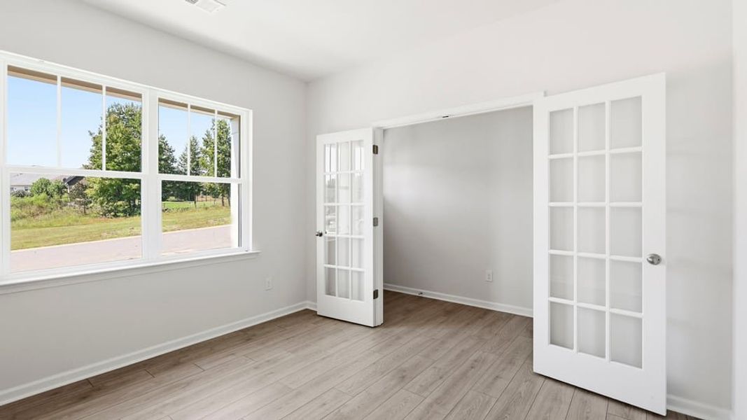Spacious, unfurnished interior of a new home in Palmetto Valley, Anderson (Image 20).