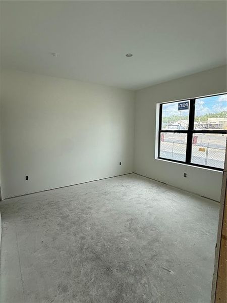 Spacious, unfurnished interior of a new home in , Ocala (Image 22).