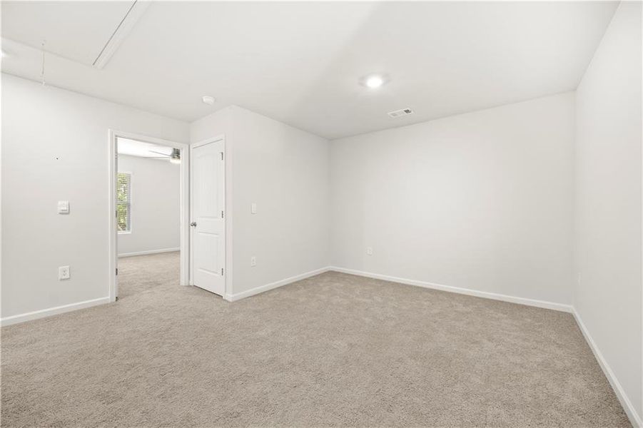 Spacious, unfurnished interior of a new home in , Flowery Branch (Image 14).