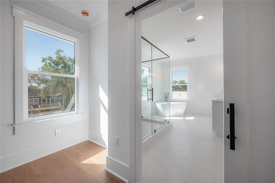 Spacious, unfurnished interior of a new home in , Tampa (Image 23). Spacious, unfurnished interior of a new home in , Tampa (Image 23).