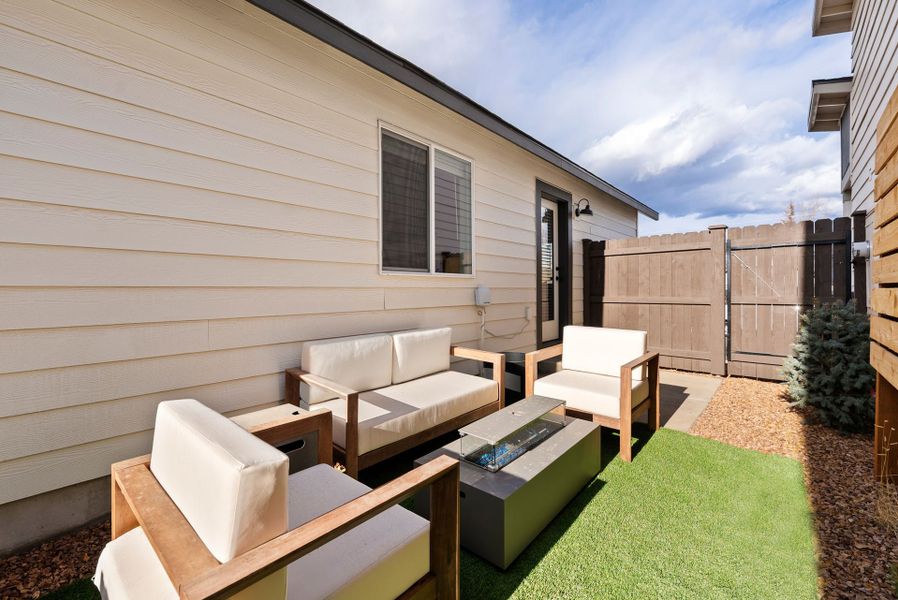 Exterior details and patio area of a home in Feather Ridge, Redmond (Image 17).