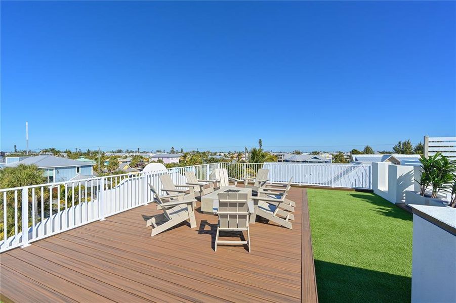 Exterior details and patio area of a home in , Anna Maria (Image 32).