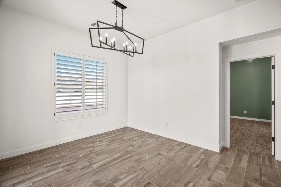 Spacious, unfurnished interior of a new home in Tierra Del Este 91, El Paso (Image 26). Spacious, unfurnished interior of a new home in Tierra Del Este 91, El Paso (Image 26).