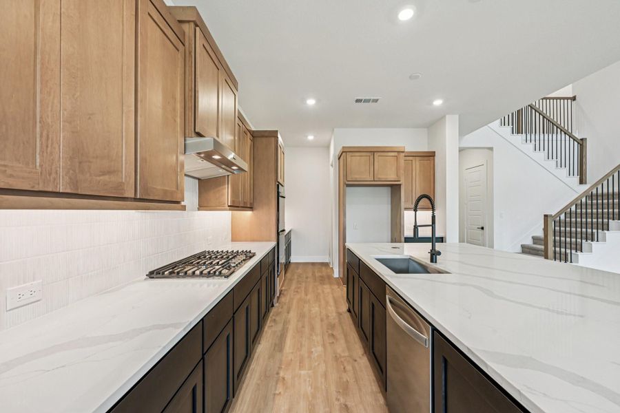 Furnished interior view inside a new home in Evergreen 60', Conroe (Image 8).