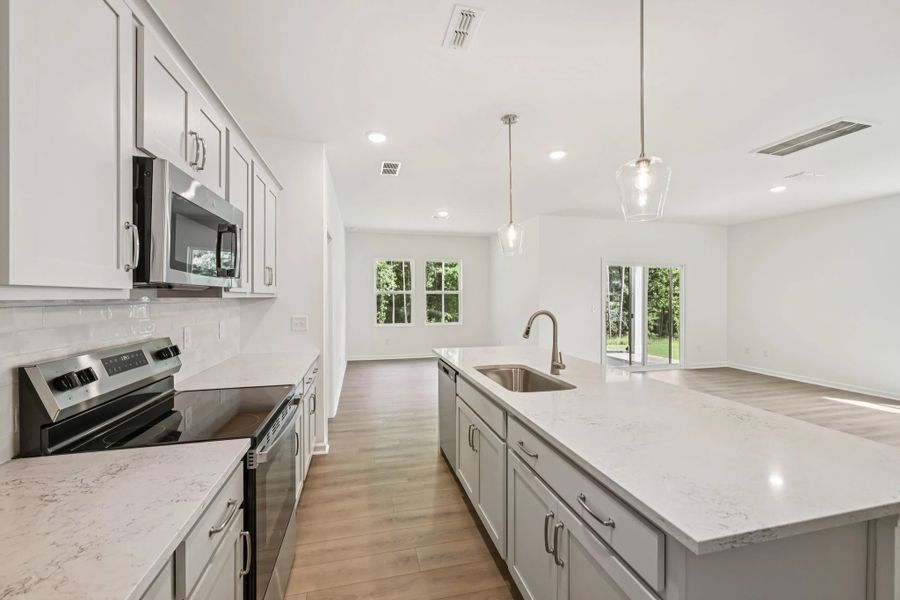 Representative images and renderings are for illustrative purposes. Actual structural options and design finishes of home may vary.