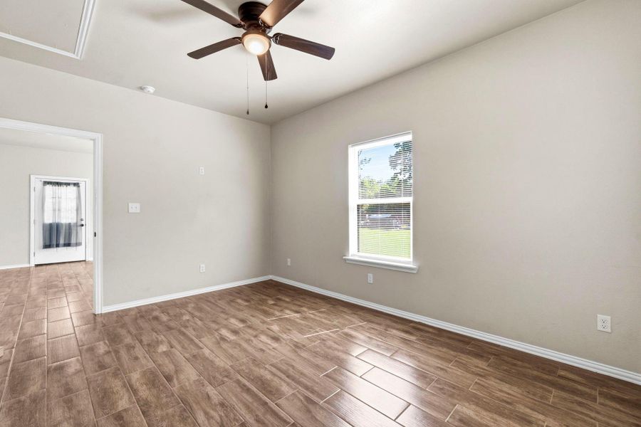 Spacious, unfurnished interior of a new home in , Livingston (Image 12).