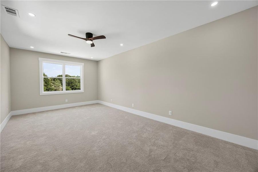 Spacious, unfurnished interior of a new home in , Marietta (Image 59).