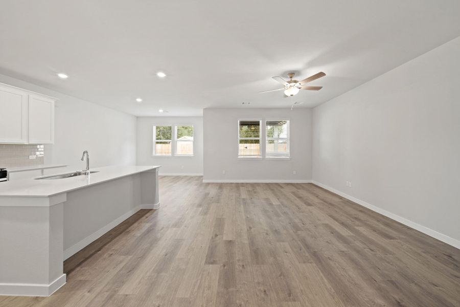 Spacious, unfurnished interior of a new home in Russell Ranch, Bay City (Image 21).