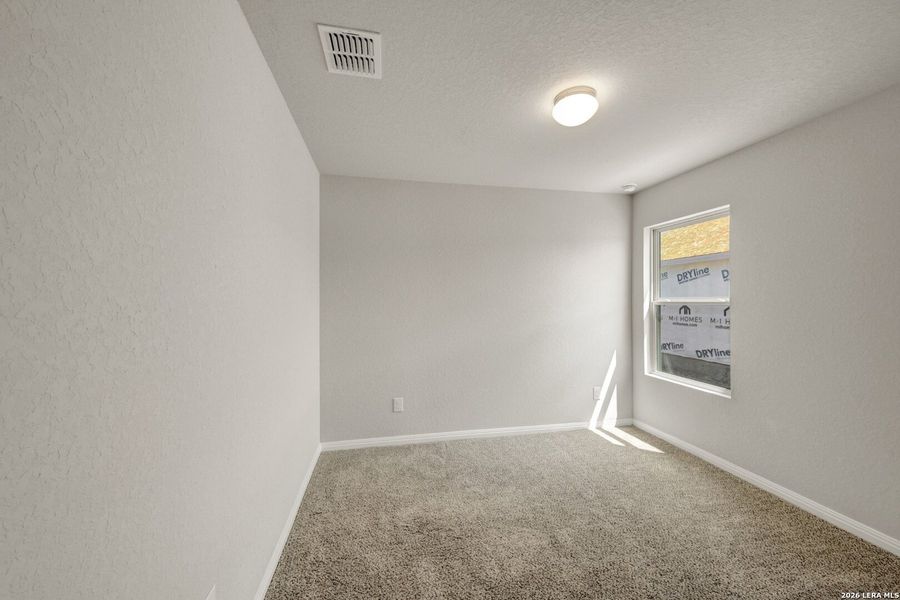 Spacious, unfurnished interior of a new home in Verano Farms, San Antonio (Image 17).