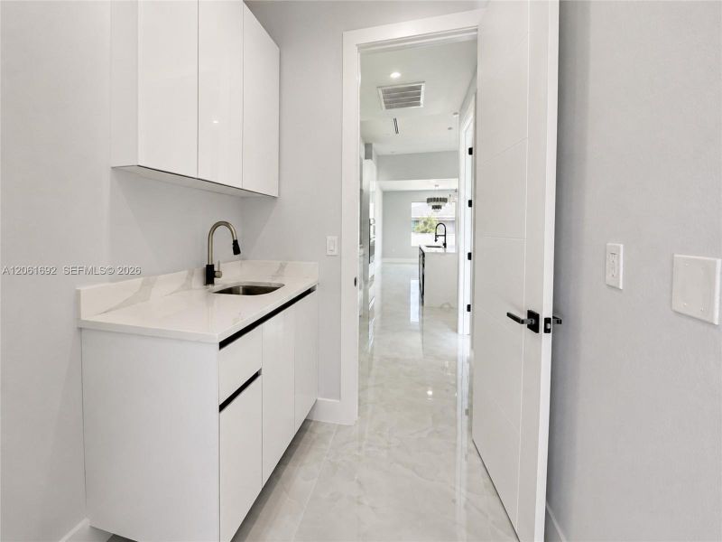 Furnished interior view inside a new home in , Cape Coral (Image 5).