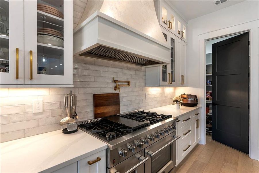 Furnished interior view inside a new home in , Lawrenceville (Image 24).